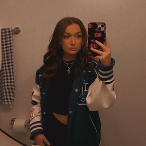 Meet your Posher, Hannah!